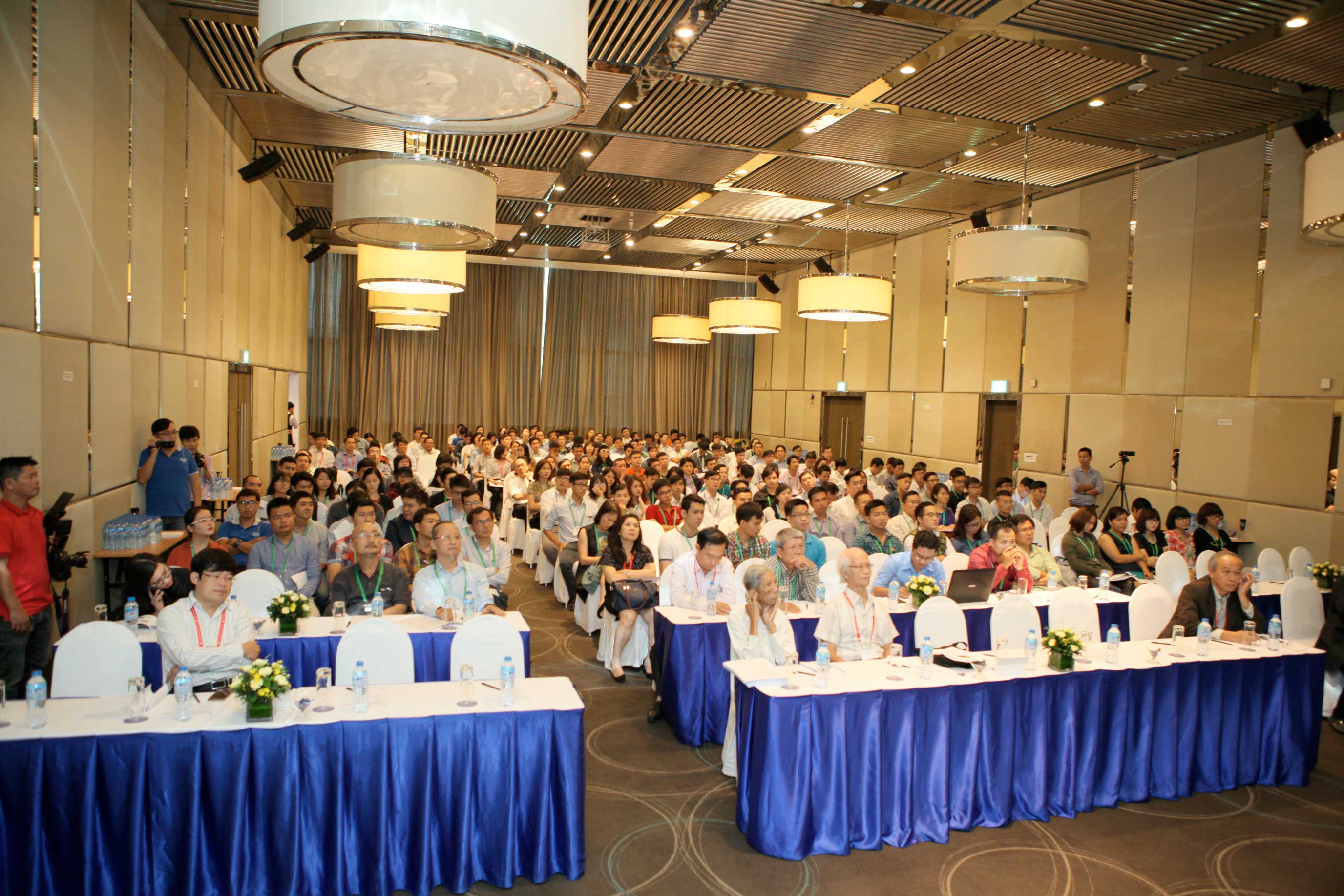 Giải pháp năng lượng thông minh tại Hội thảo Kiến Trúc Xanh