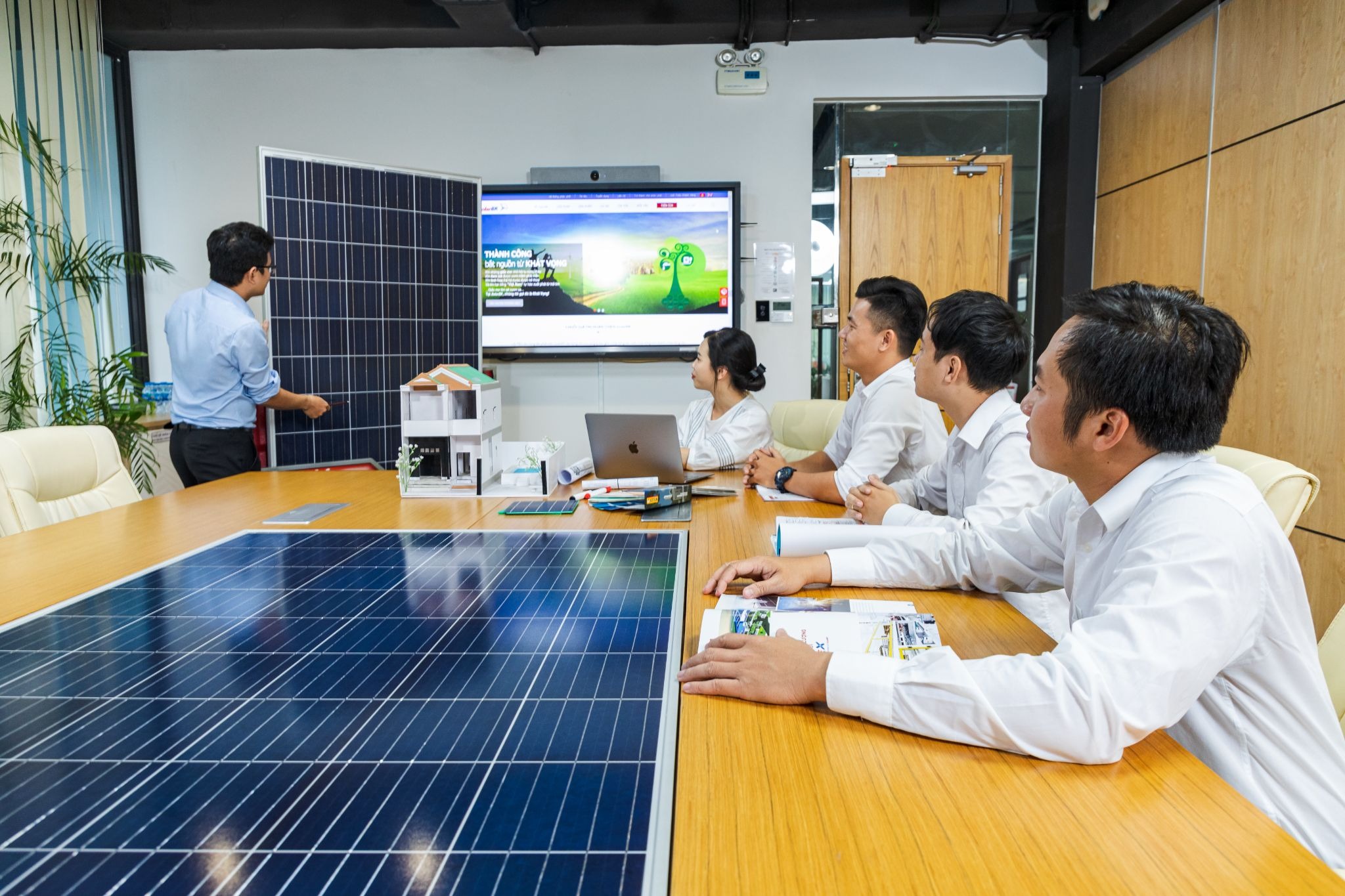  SolarBK cập nhật thông tin Văn phòng đại diện miền Bắc và miền Trung 